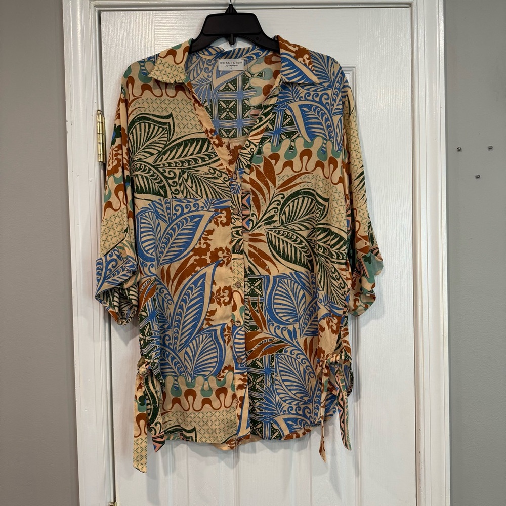 Aritzia Dress Forum paradise Palms Button Down Top Small Cream Blue Green Brown